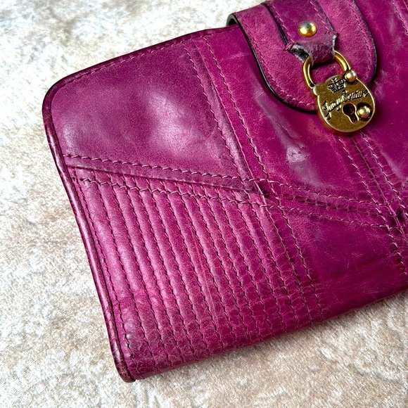 Vintage Juicy Couture Genuine Leather Magenta Bifold Snap Close Wallet w/ Locket - Picture 6 of 16